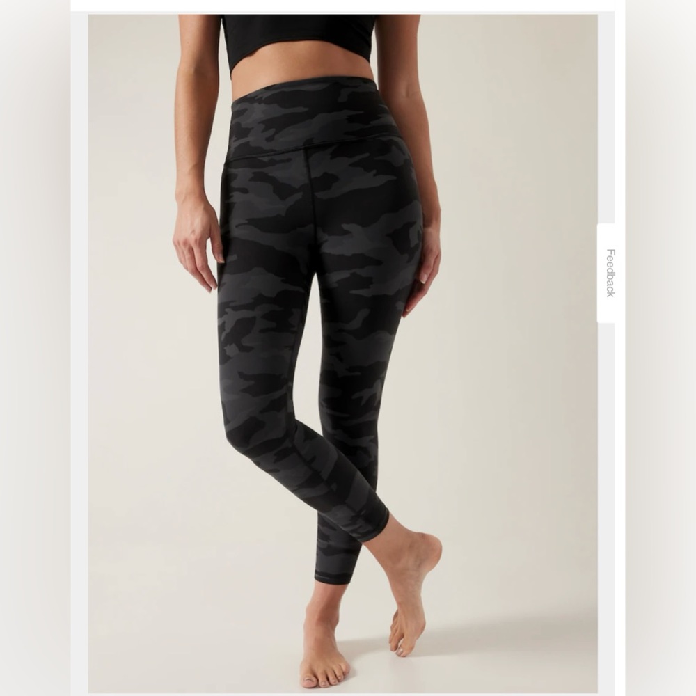 Athleta Size S Elation White & Gray Camo 7/8 Tight W/ Small Pocket